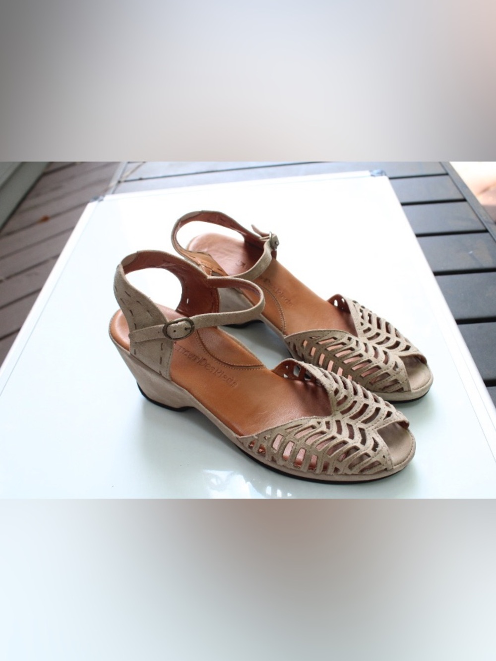 L'Amour Des Pieds Oanez wedge sandals